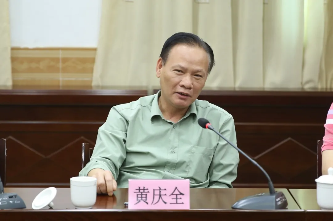 队伍教育整顿|藤县检察院邀请企业代表、村委代表、律师和法律工作者召开征求意见座谈会