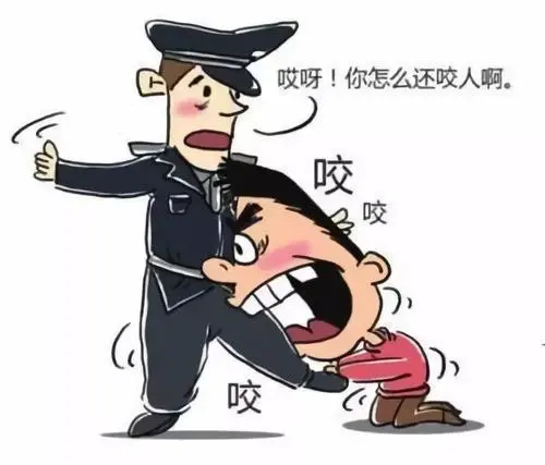 <藤检微第645期>以案释法|砸伤咬伤警察!两男子涉嫌袭警罪被批捕