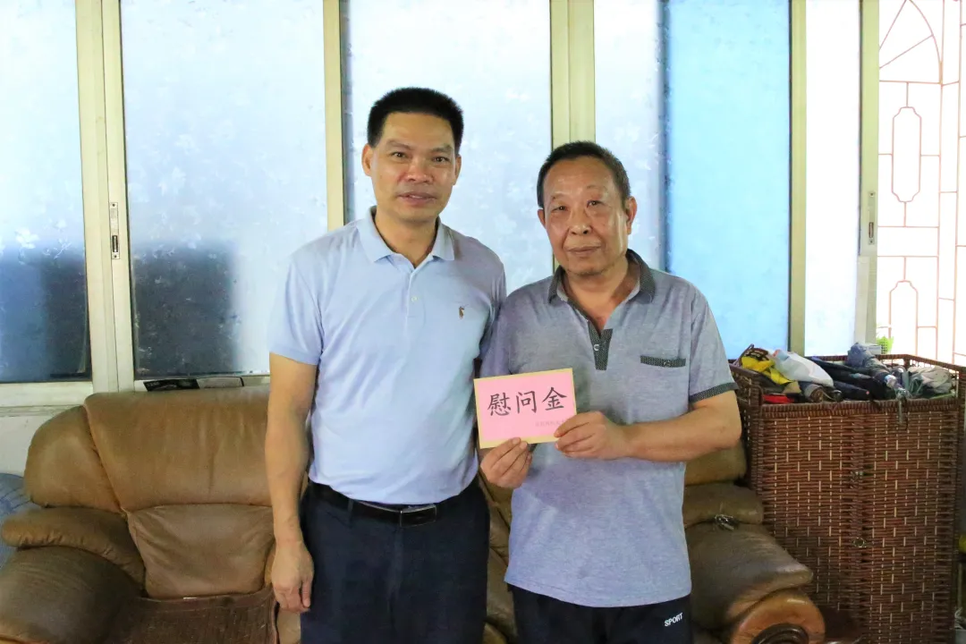 <藤检微第634期>誓言筑检魂 慰问送关怀——藤县人民检察院开展系列活动庆祝建党100周年