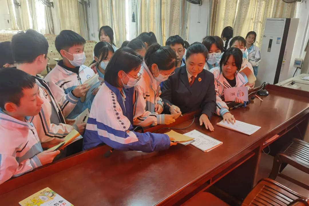 我为群众办实事|藤县人民检察院禁毒宣传走进藤州中学