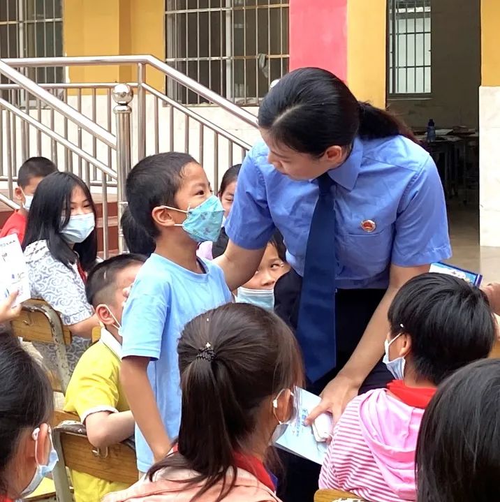 <藤检微第761期>携手普法守护“未”来的你——藤县多部门联合开展防性侵普法专项活动