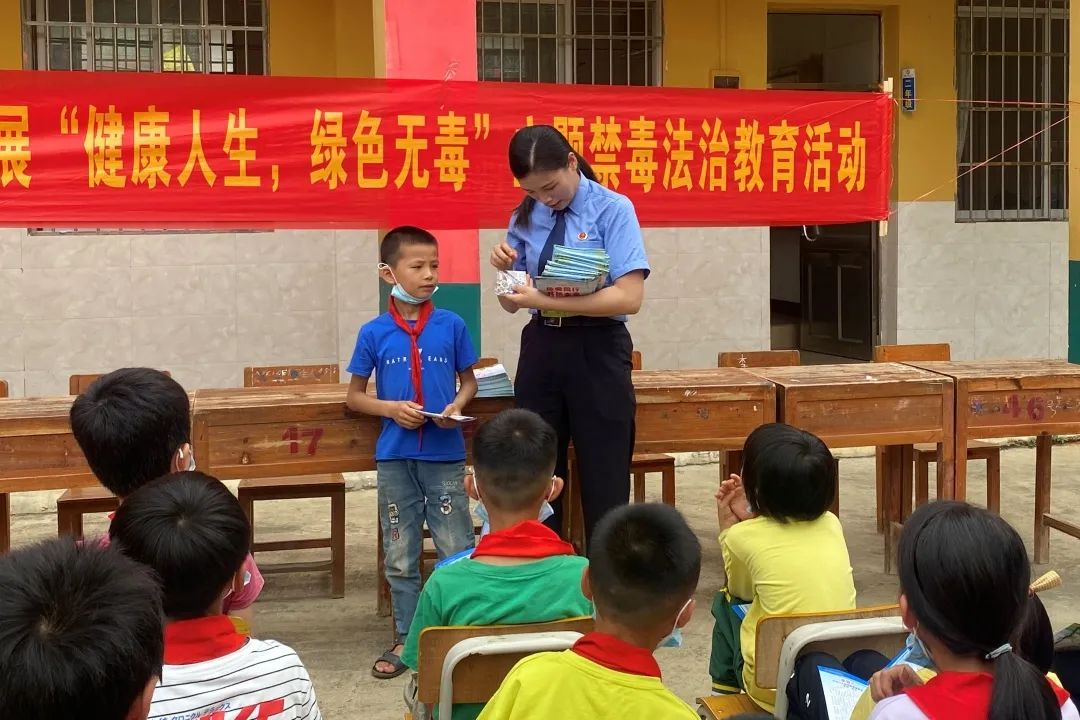 <藤检微第761期>携手普法守护“未”来的你——藤县多部门联合开展防性侵普法专项活动