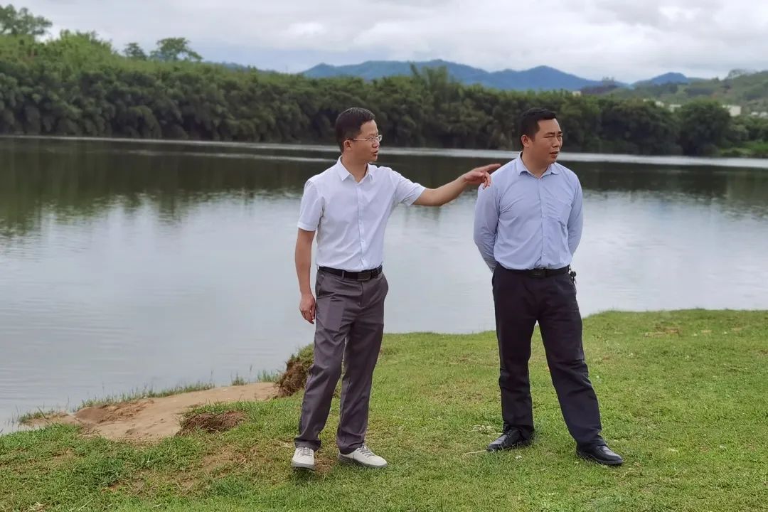 <藤检微第769期>藤县检察院党组成员、副检察长李永深入和平镇督导强降雨防御工作