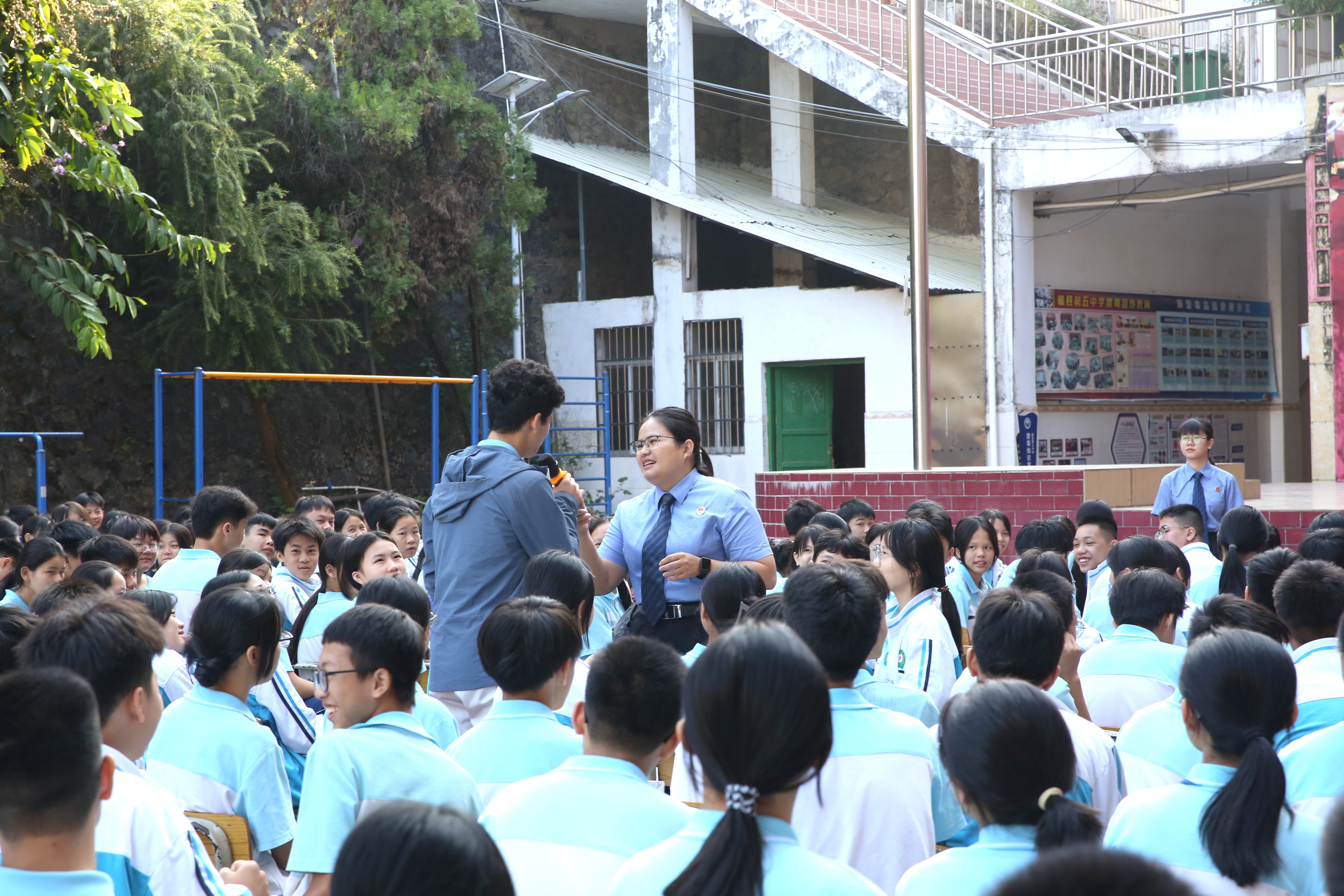 检察干警为同学们上法治课 (2).JPG