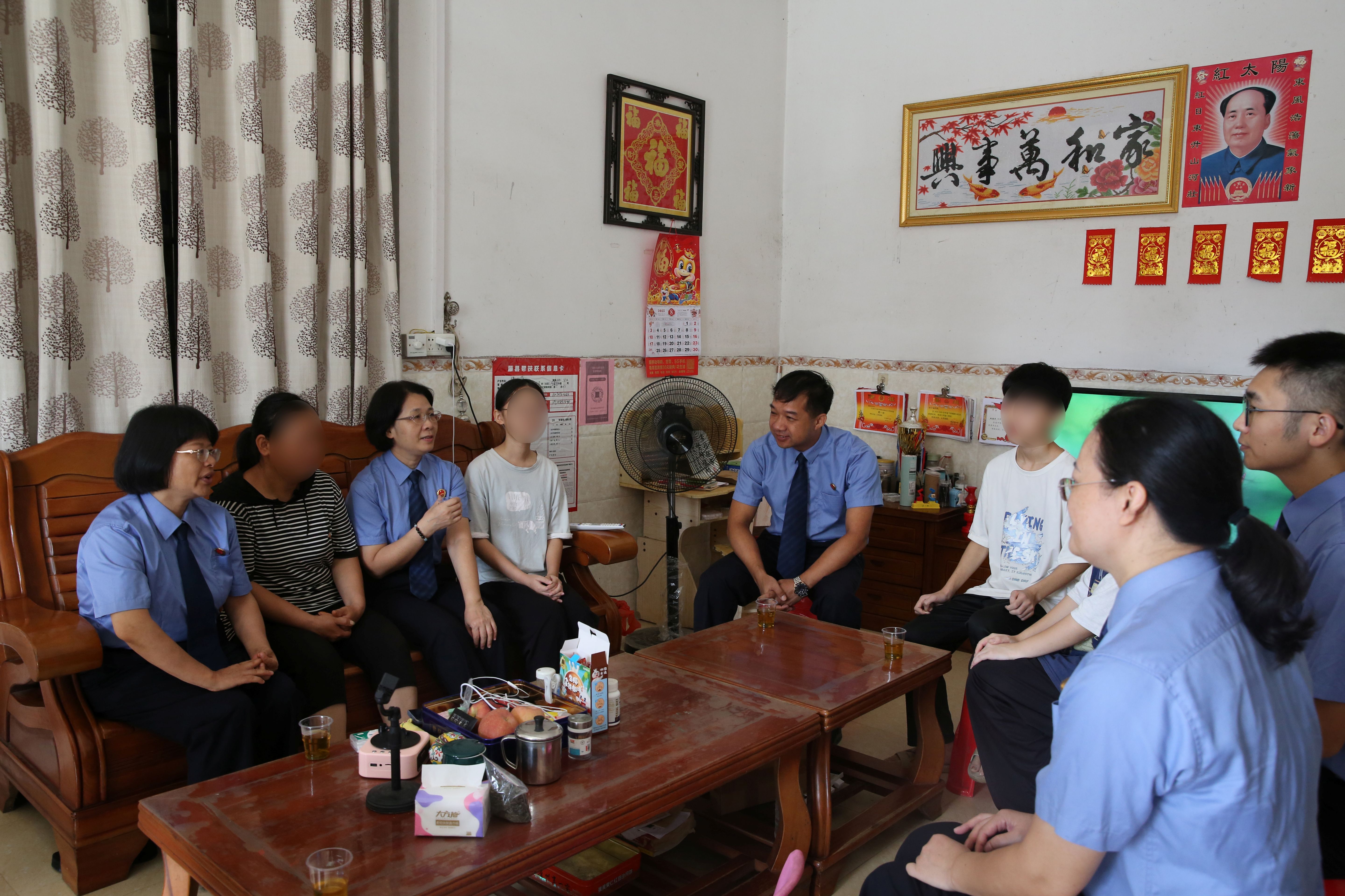 2025年8月19日，广西三级检察机关联合到救助申请人陈某英家进行回访.jpg