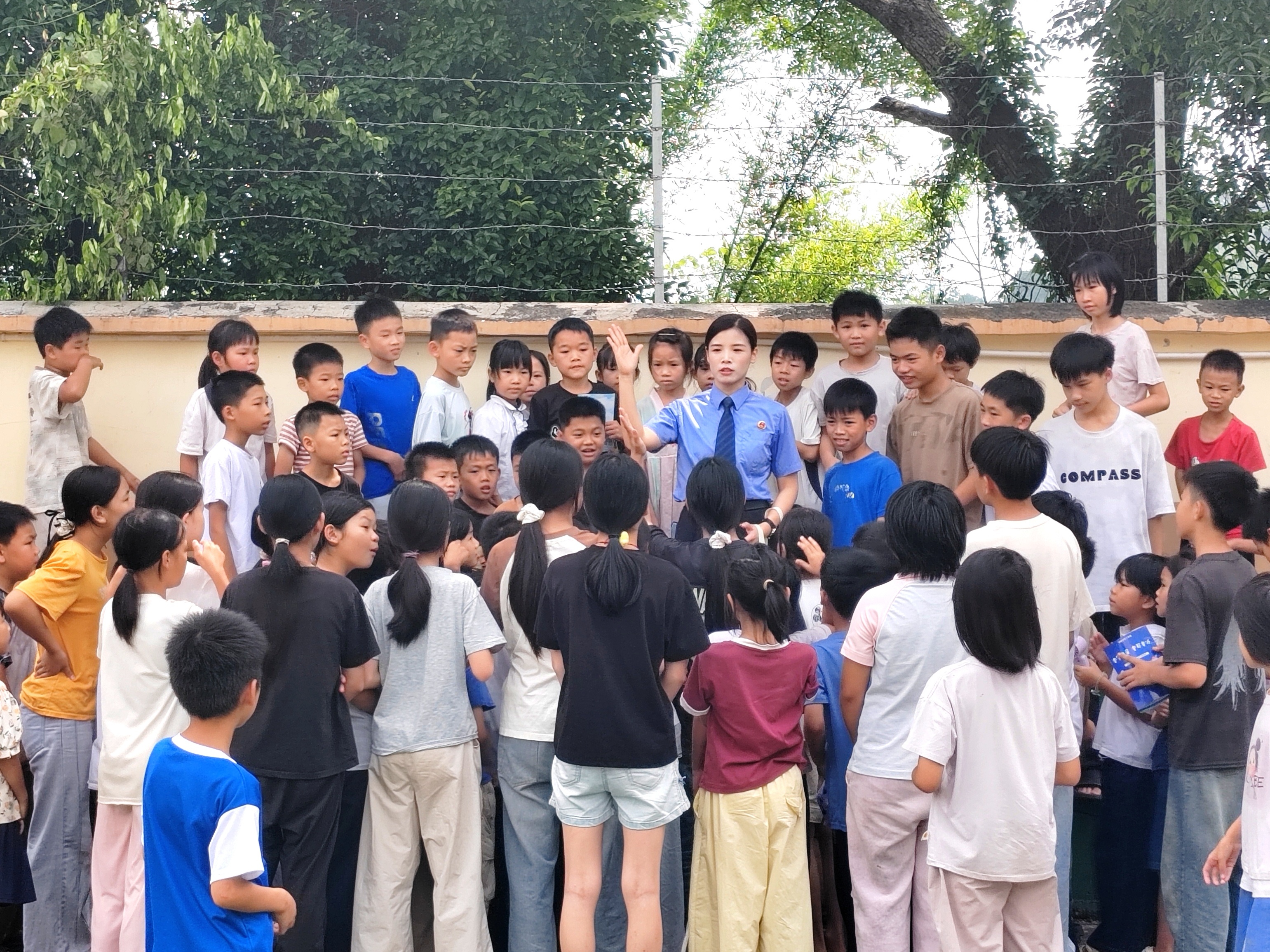 本次巡回宣讲覆盖藤州，新庆，象棋，岭景，金鸡等多个乡镇中心小学及村级教学点共26所约3400名师生.jpg