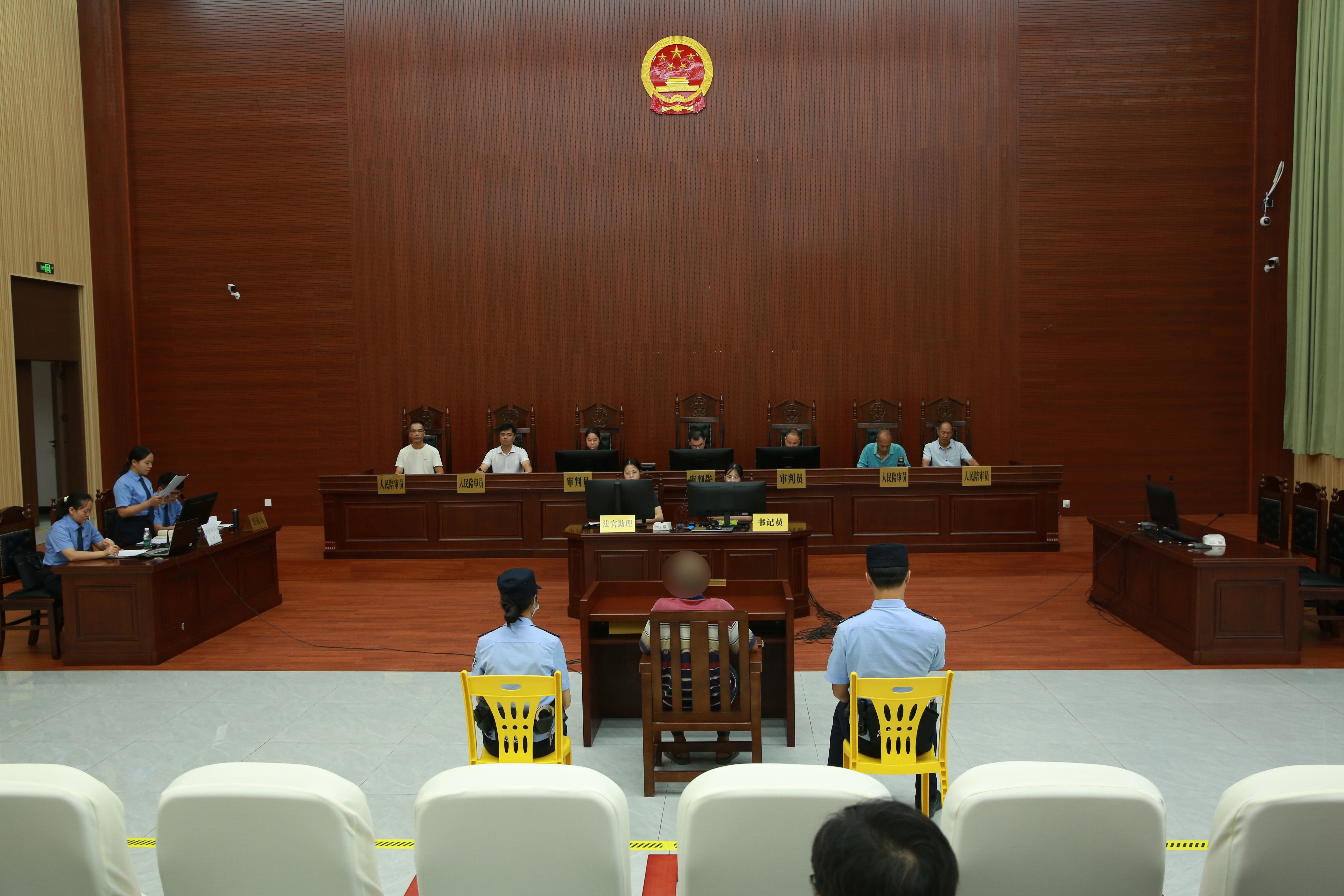 一线践初心 履职护民生——藤县检察院开展主题党日活动
